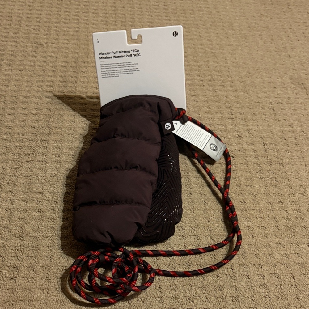 Lululemon Puff Mittens - Picture 2 of 5